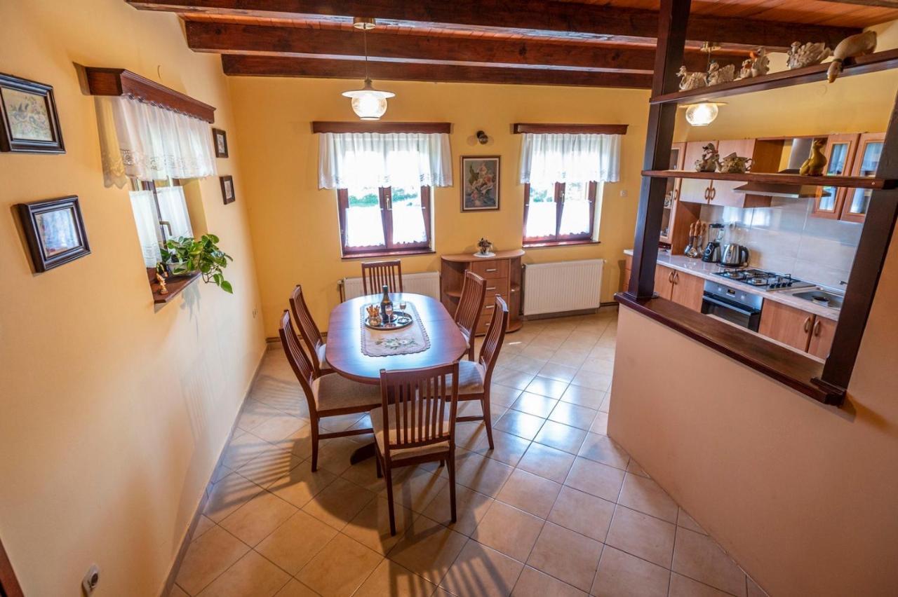 Holiday Home Mare Near River Karlovac Εξωτερικό φωτογραφία
