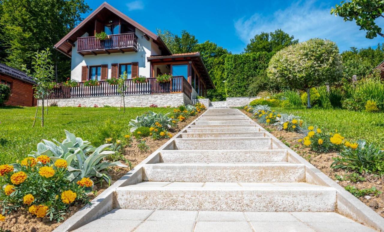 Holiday Home Mare Near River Karlovac Εξωτερικό φωτογραφία